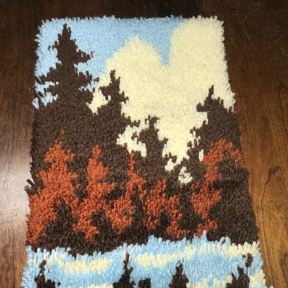 Vintage Nature Scene latch hook wall hanging - Picture 3 of 5